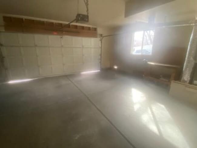 Building Photo - Three Bedroom Two and a Half Bath Home in the South Reno Crystal Lake Area