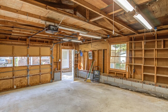 Building Photo - 1023 Pamlico Dr