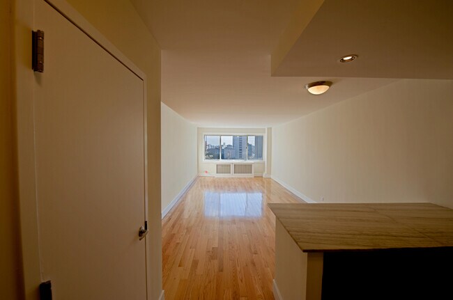 Building Photo - 329 E 65th St