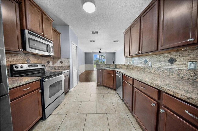 Building Photo - 161 Prairie Falcon Dr