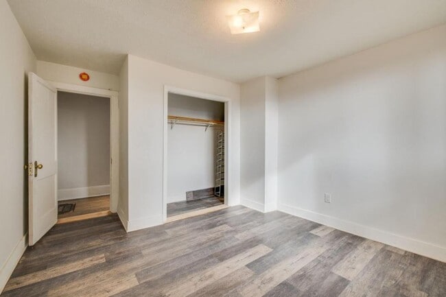 Building Photo - 818 5th St