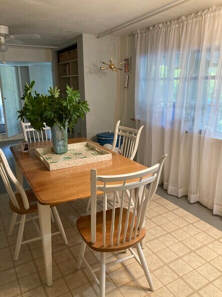 dining - 738 Kohnen Dr