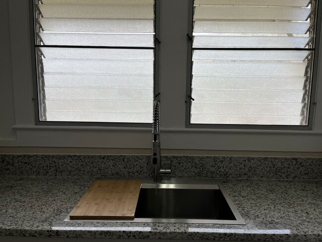 Building Photo - RMS100ach (REOM)