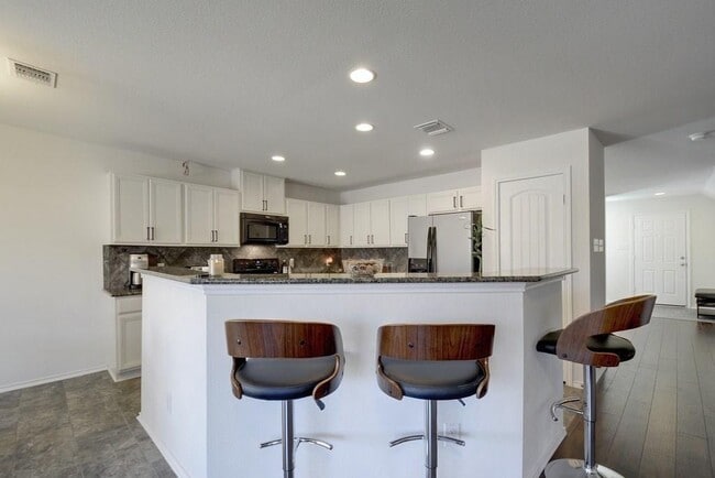 Building Photo - 900 Oatmeal Drive