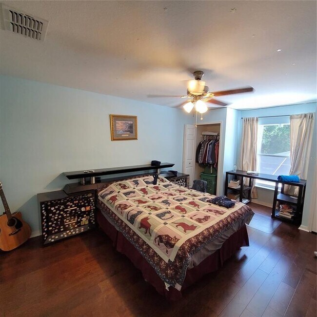 Building Photo - 4124 SW 33rd St