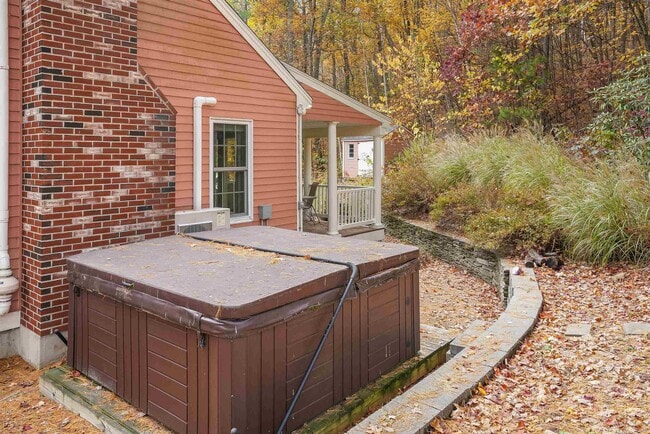 Building Photo - 13 Bear Hill Rd