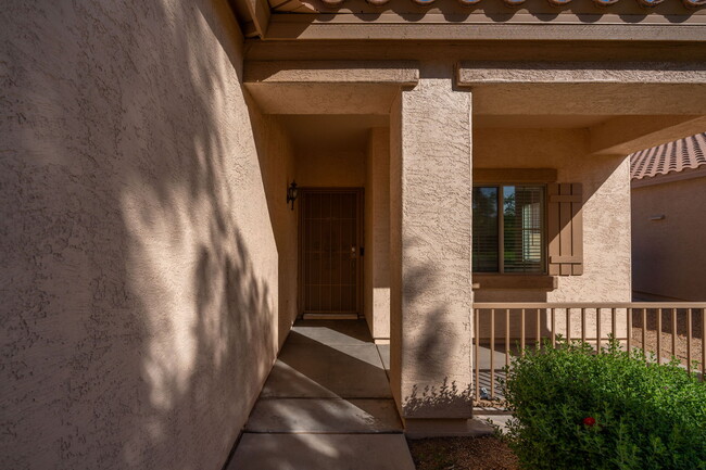 Building Photo - 15224 W Desert Hills Dr