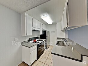 Building Photo - 5500 Lindley Ave
