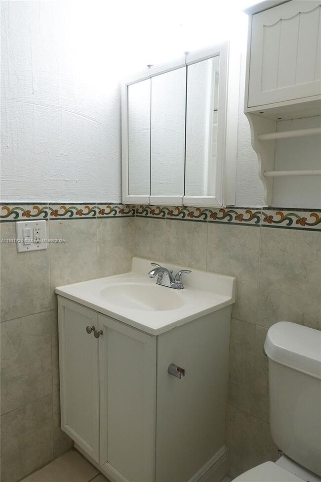 Building Photo - 495 NW 72nd Ave
