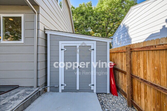 Building Photo - 13336 Franklin St