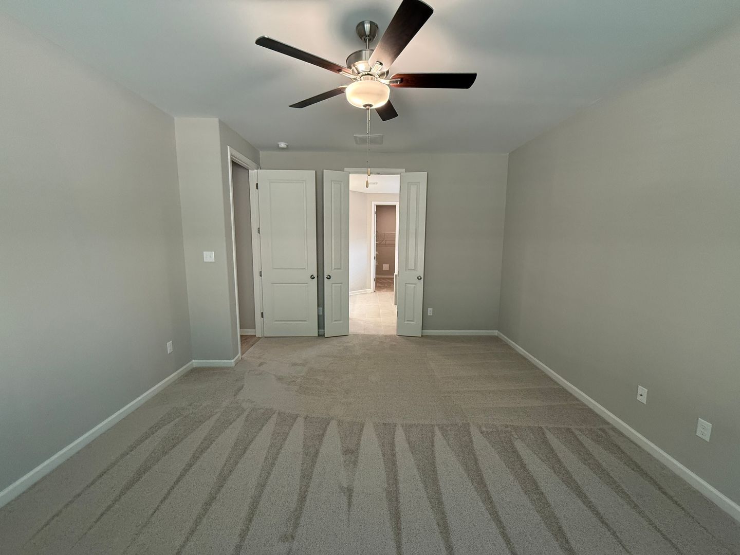 Building Photo - 592 Holden Dr