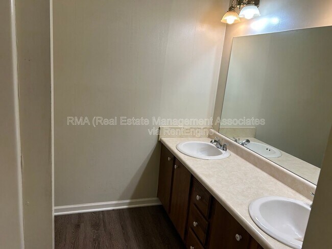 Building Photo - 128 Westwind Ct