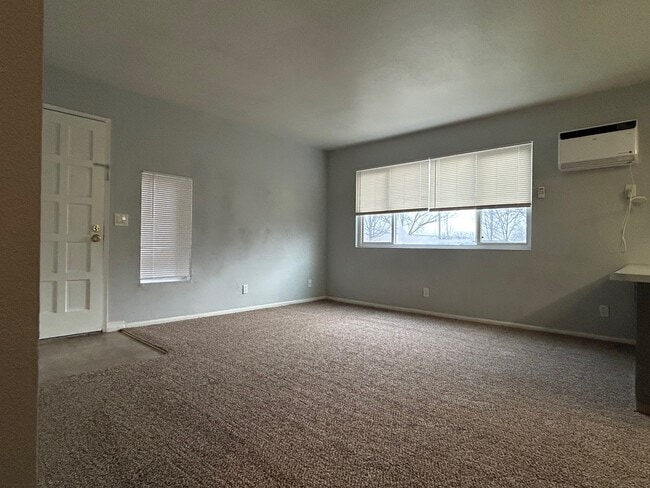 Building Photo - 1150 Pine St