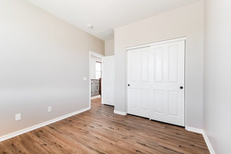 Building Photo - 3419 W Darien Way