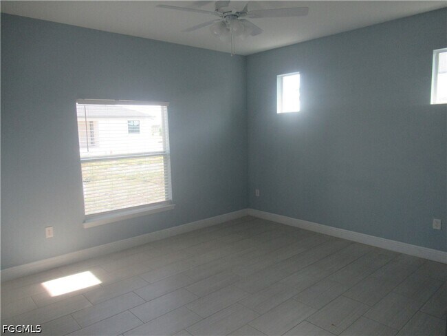 Building Photo - 4230 NW 32nd Terrace