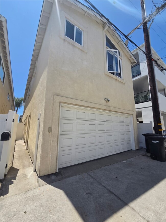 Building Photo - 1812 W Balboa Blvd