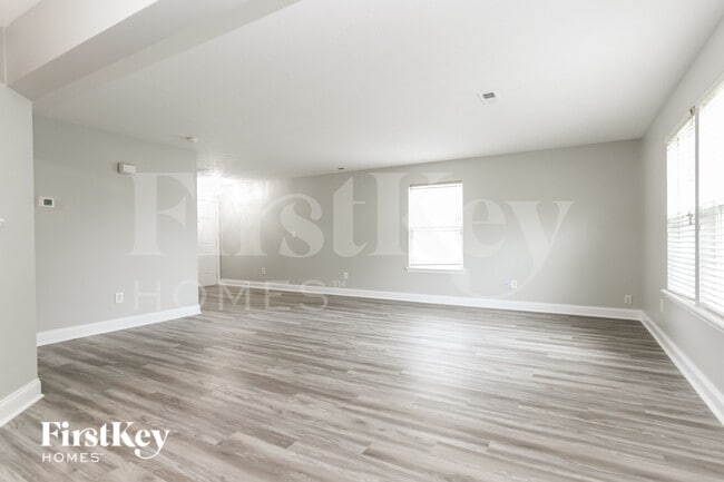 Building Photo - 10431 Wintergreen Way