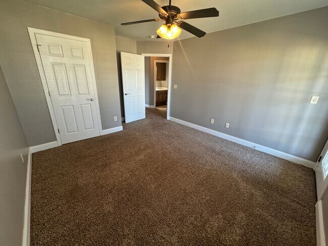 Building Photo - 3BR/2.5BA For Rent