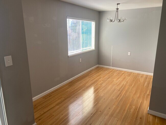 Building Photo - 666 Oakland Ave