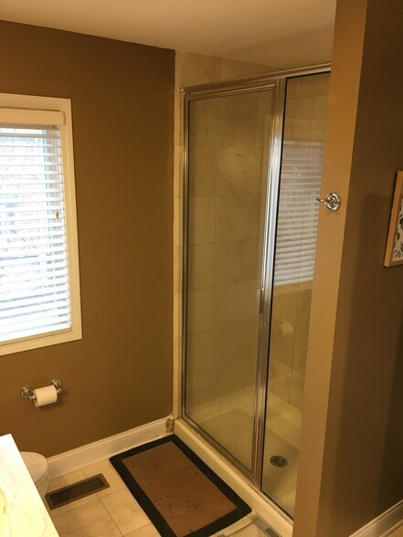 Master Bathroom - 524 Allard Pl