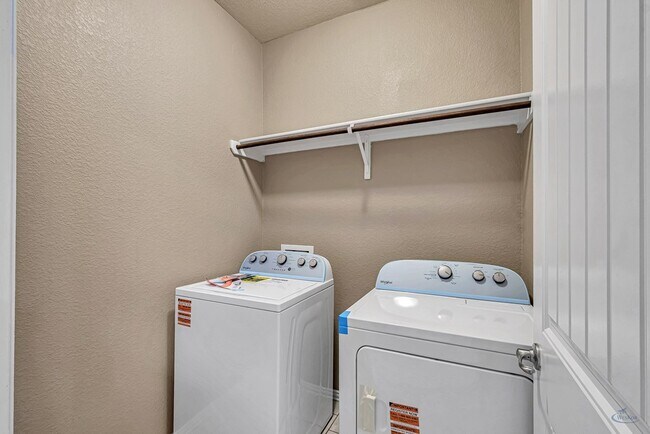 Building Photo - 5 Brooks Ranch Rd