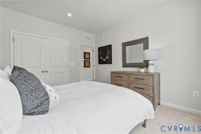 Building Photo - 9221 Magellan Pkwy