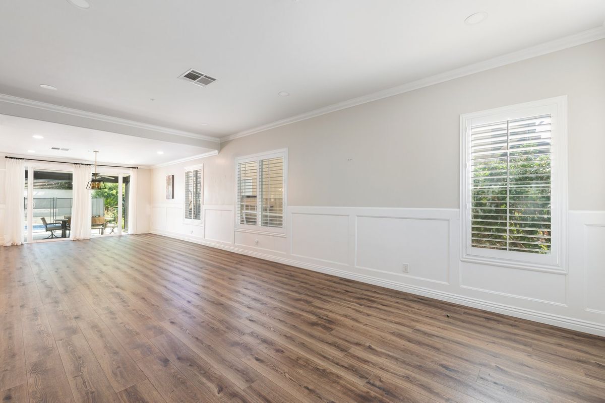 Building Photo - 15736 Home Ct
