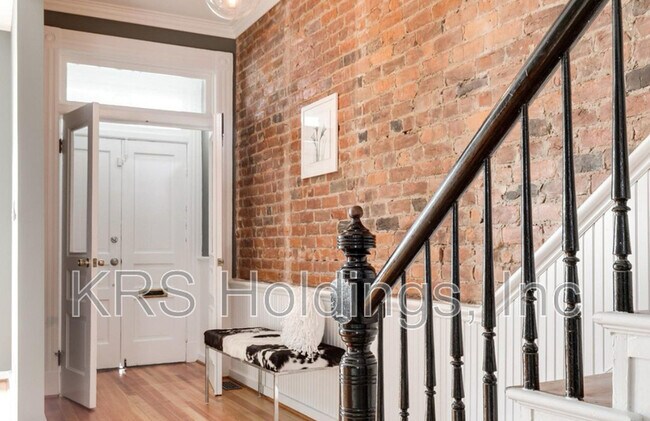 Building Photo - 228 N 32nd St