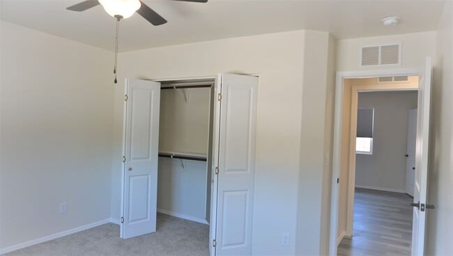 Building Photo - 523 N Leonardo De Vinci Dr