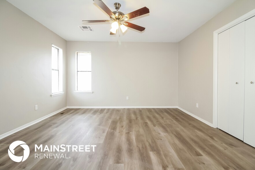 Building Photo - 5513 Cloverlawn Dr