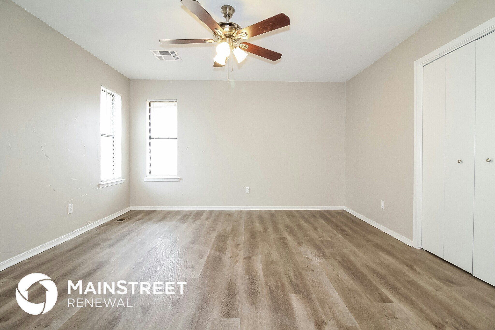 Building Photo - 5513 Cloverlawn Dr