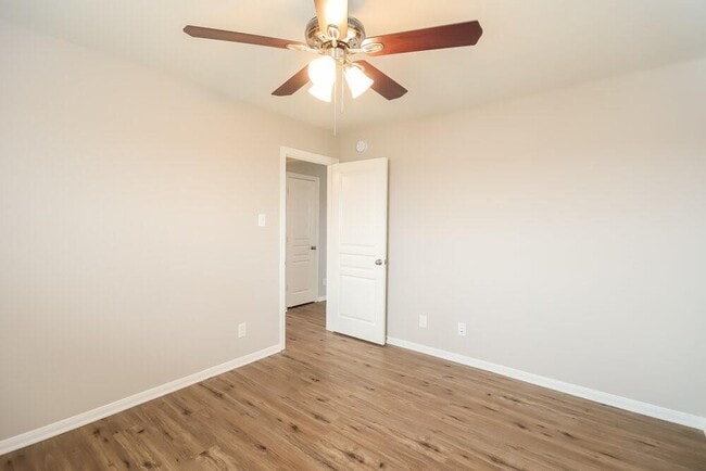 Building Photo - 2302 Thunderbolt Peak Dr