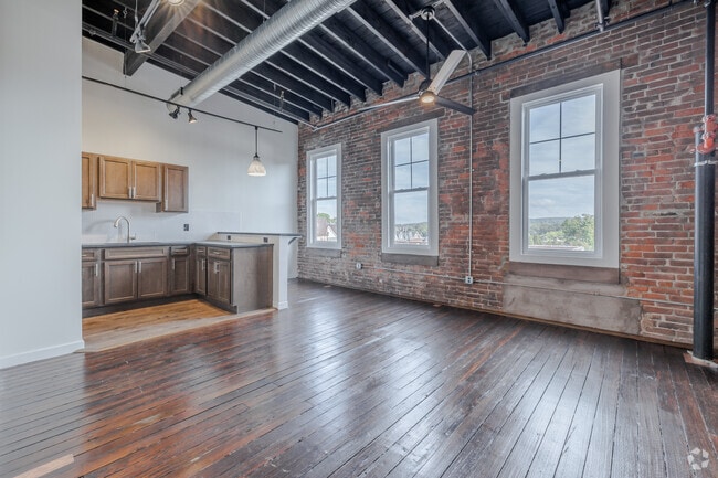 Interior Photo - 424 Main Street Luxury Apartments