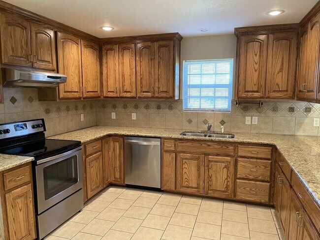 Building Photo - 80 County Rd 4520