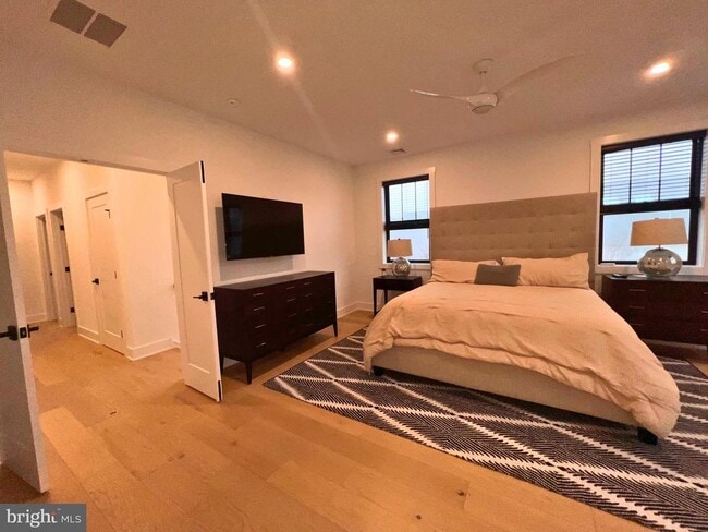 Building Photo - 986 Henry Ave