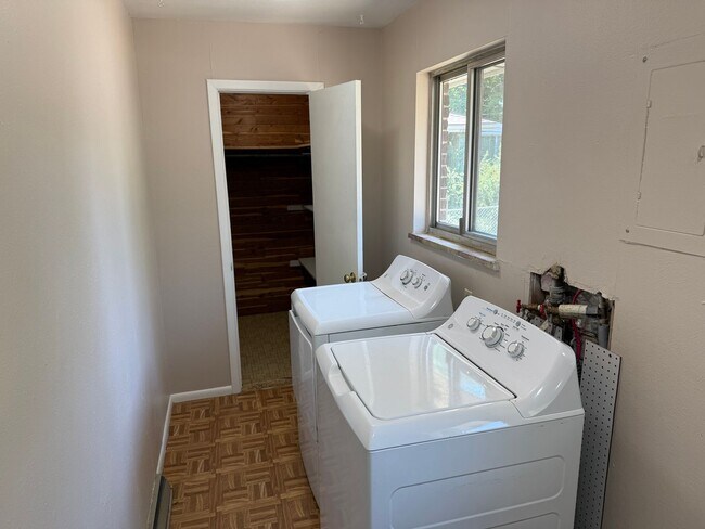 Building Photo - Spacious 2-Bed Home Packed With Comfort and Upgrades