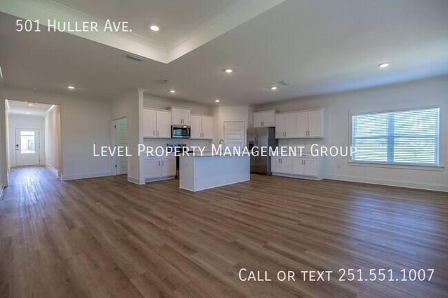 Building Photo - 501 Huller Ave