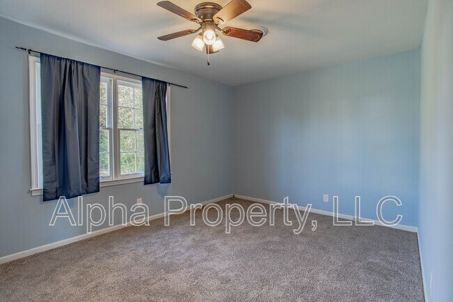 Building Photo - 105 Shadecrest Dr