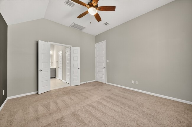 Building Photo - 381 Andes Dr