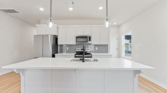 Building Photo - 1718 Cuppett Cir