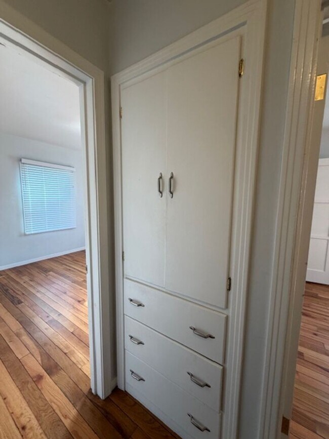 Building Photo - Charming 3-Bedroom Home on a Corner Lot