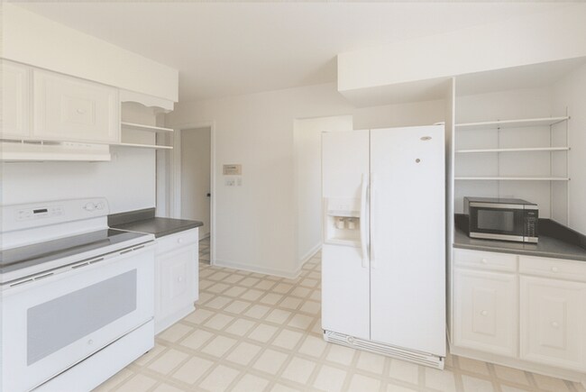 Building Photo - 3260 M-52