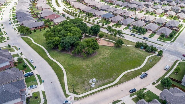 Building Photo - 932 Lake Cypress Ln
