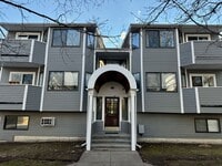 Building Photo - 70 Lawrence St