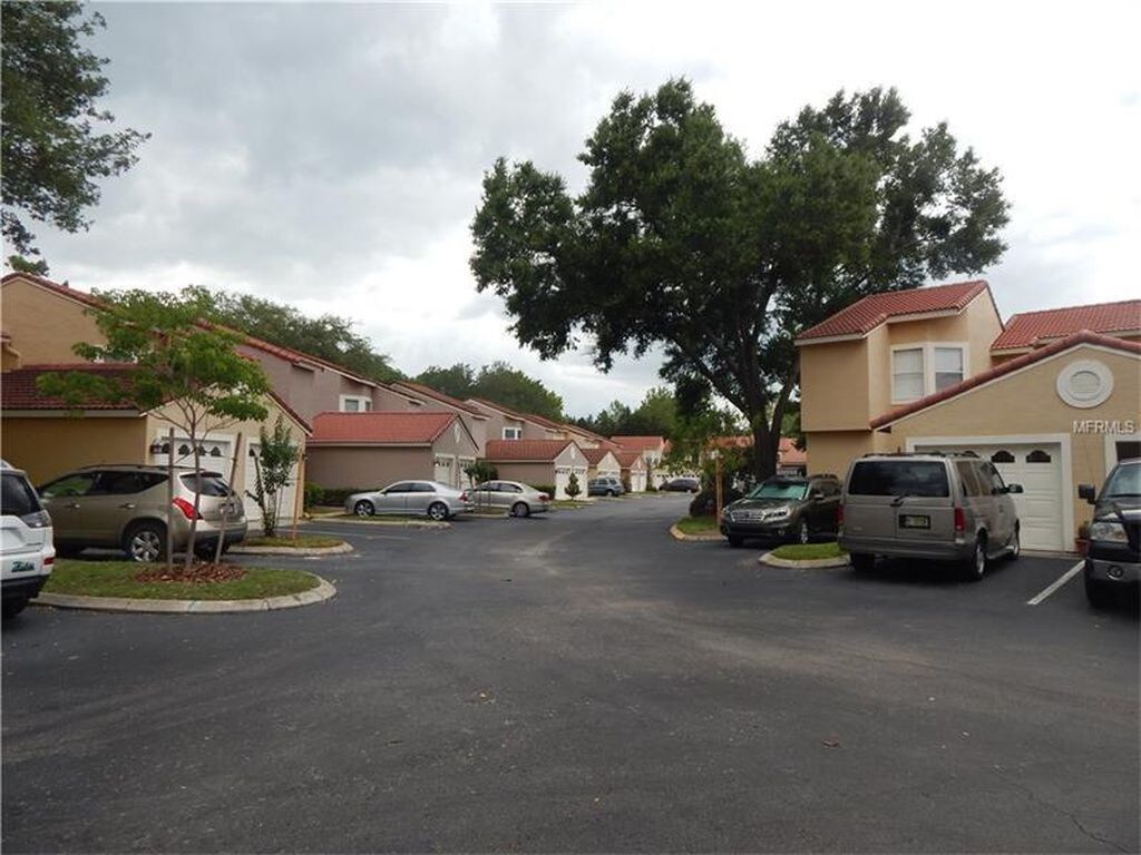 Building Photo - 755 Cove Way