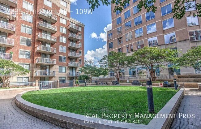 Building Photo - 3835 9th St N