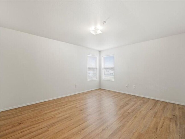 Building Photo - 6005 Chapel Hill Blvd