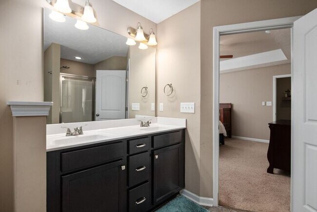 Building Photo - 3 Bedroom Ranch w/ Bonus