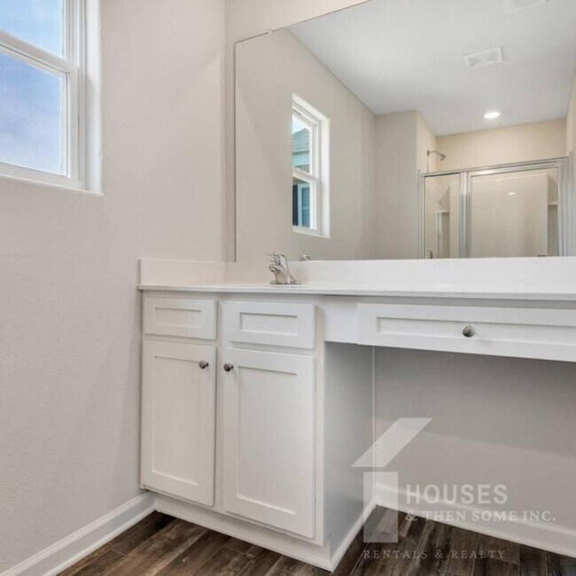 Building Photo - 3006 Wingadee Dr