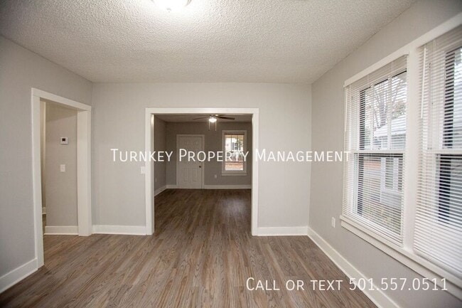 Building Photo - 1415 S Cedar St